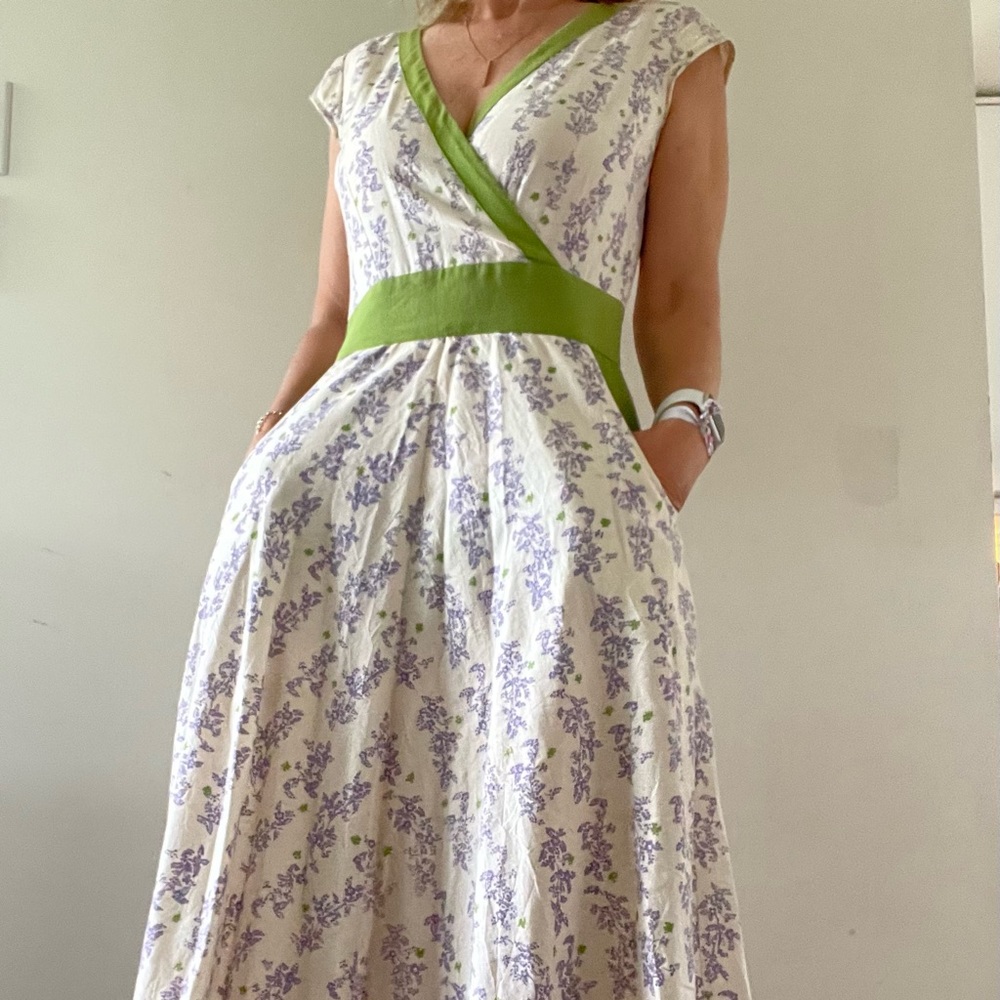 Beautiful linen-style cotton fair-trade summer dress with pockets.